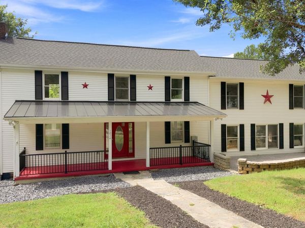 1014 Tall Tree RD , Wirtz, VA 24184