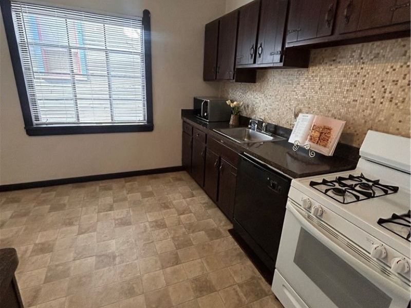 1707 W 31st Place, Cleveland, OH 44113 Photo 5