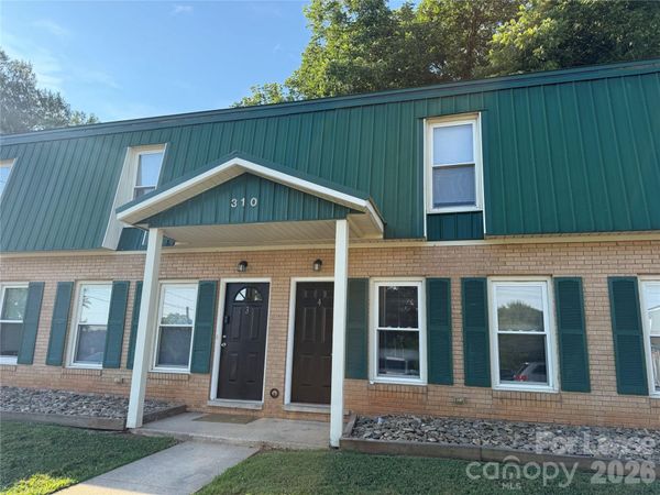 310 W Catawba Avenue , Unit 4, Mount Holly, NC 28120