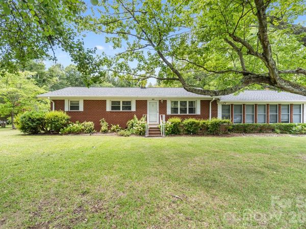 509 Lakeview Drive, Wadesboro, NC 28170
