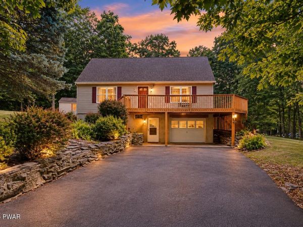 30 Juniper Way, Hawley, PA 18428
