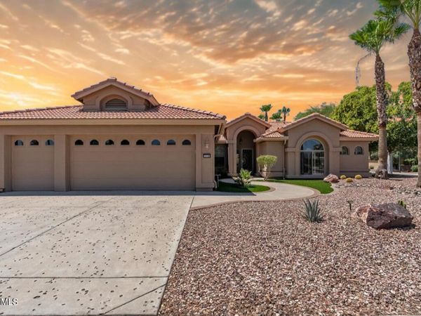16189 W WHITTON Avenue, Goodyear, AZ 85395