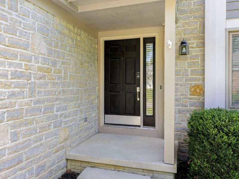 590 Kingfisher Drive , Westerville, OH 43082 Photo 2