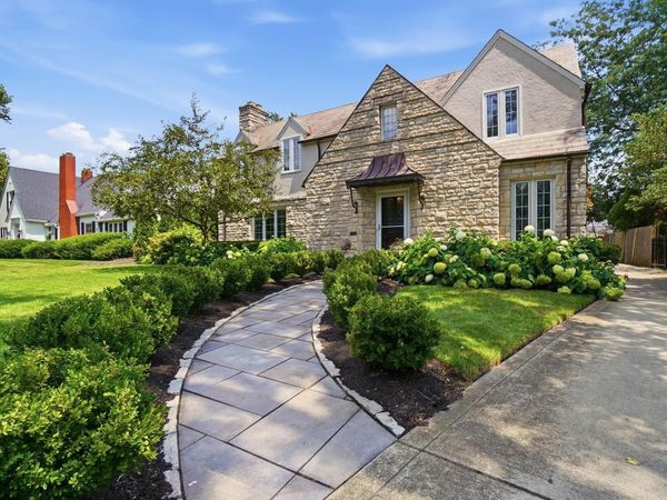 2656 Tremont Road , Upper Arlington, OH 43221