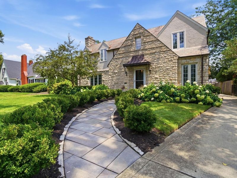 2656 Tremont Road, Upper Arlington, OH 43221 Photo 1