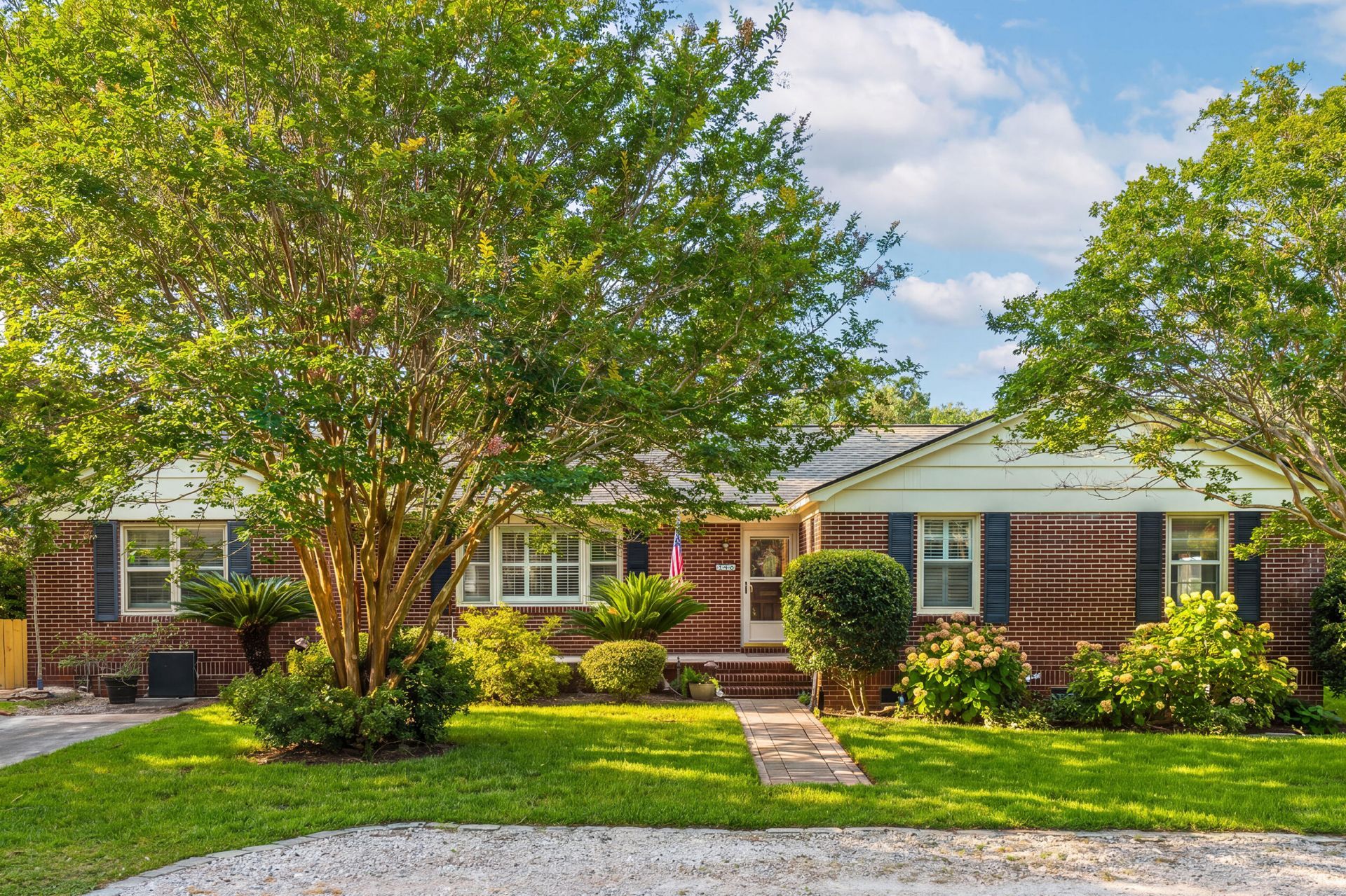 140 Chadwick Drive Photo 1