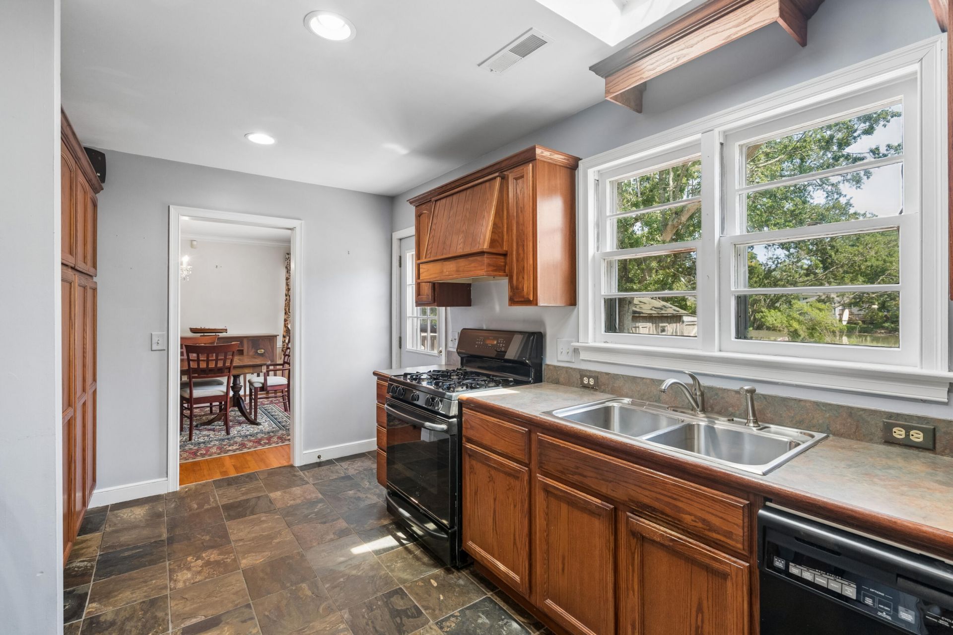 140 Chadwick Drive Photo 13