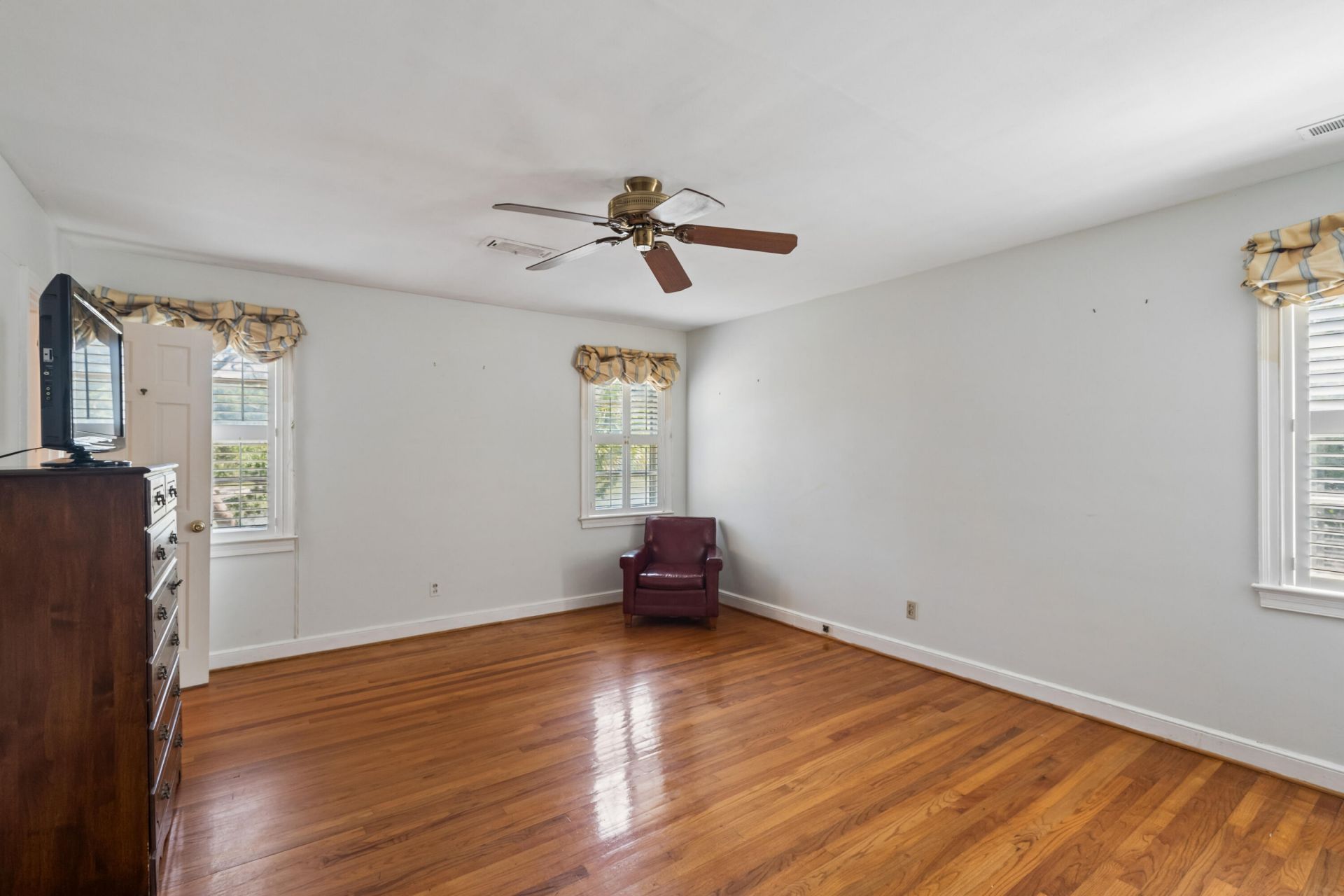 140 Chadwick Drive Photo 30
