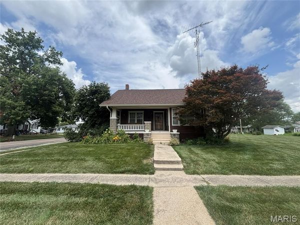 414 N Jefferson Street , Vandalia, MO 63382