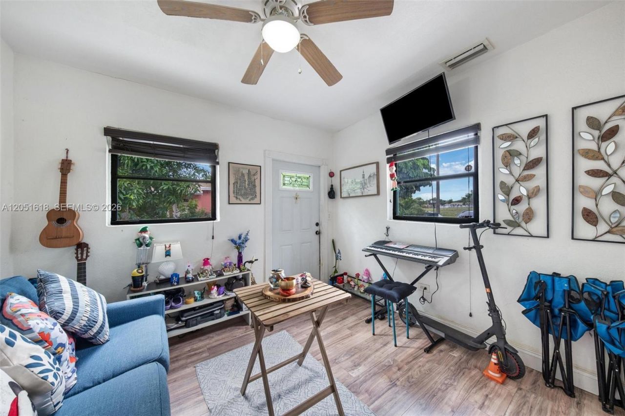 740 NW 135 St, North Miami, FL 33168 Photo
