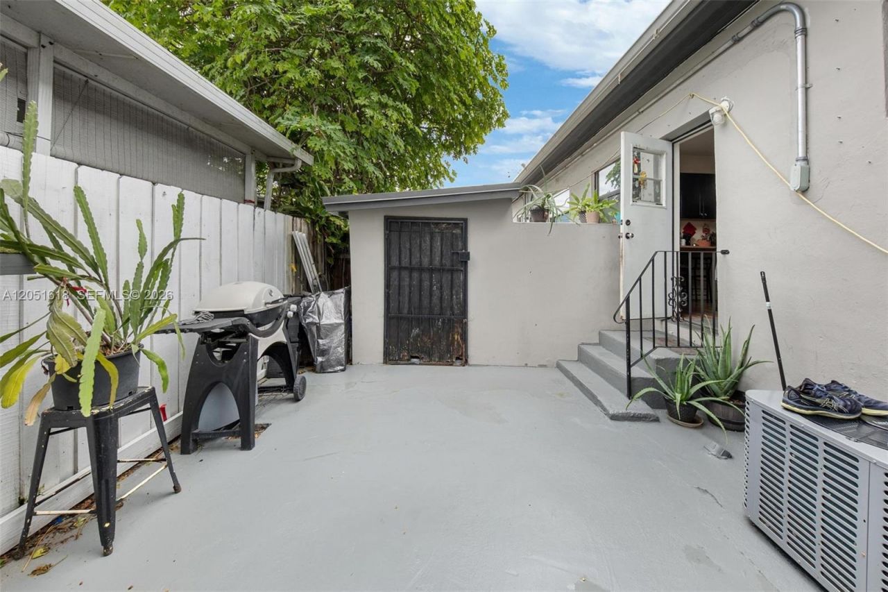740 NW 135 St, North Miami, FL 33168 Photo