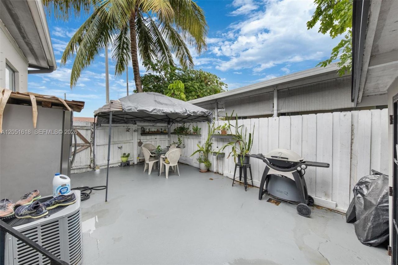 740 NW 135 St, North Miami, FL 33168 Photo