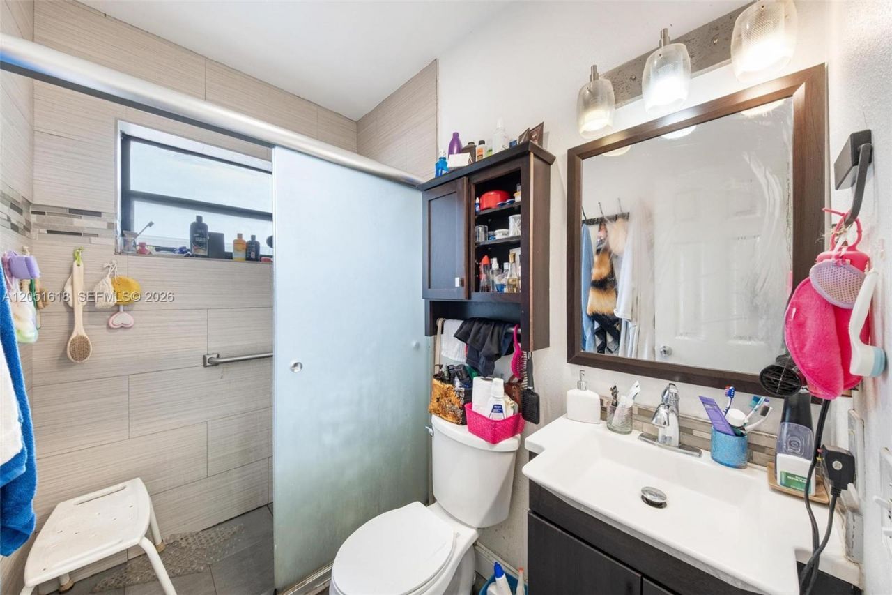 740 NW 135 St, North Miami, FL 33168 Photo