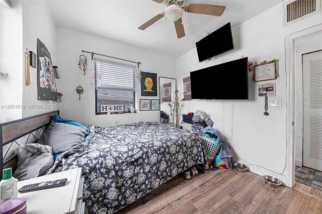 740 NW 135 St, North Miami, FL 33168 Photo