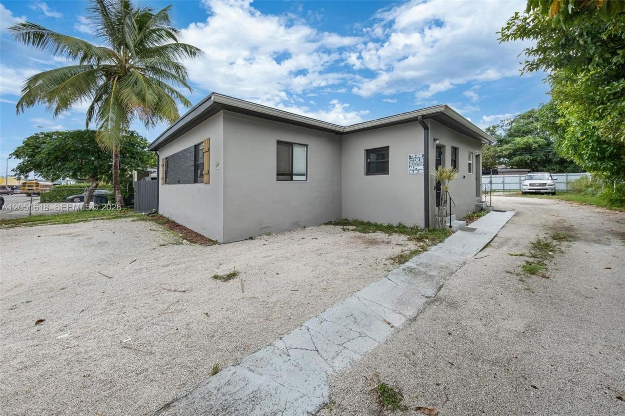 740 NW 135 St, North Miami, FL 33168 Photo