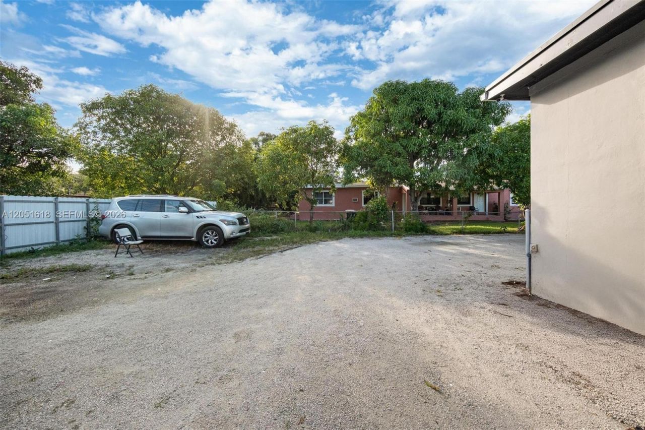 740 NW 135 St, North Miami, FL 33168 Photo