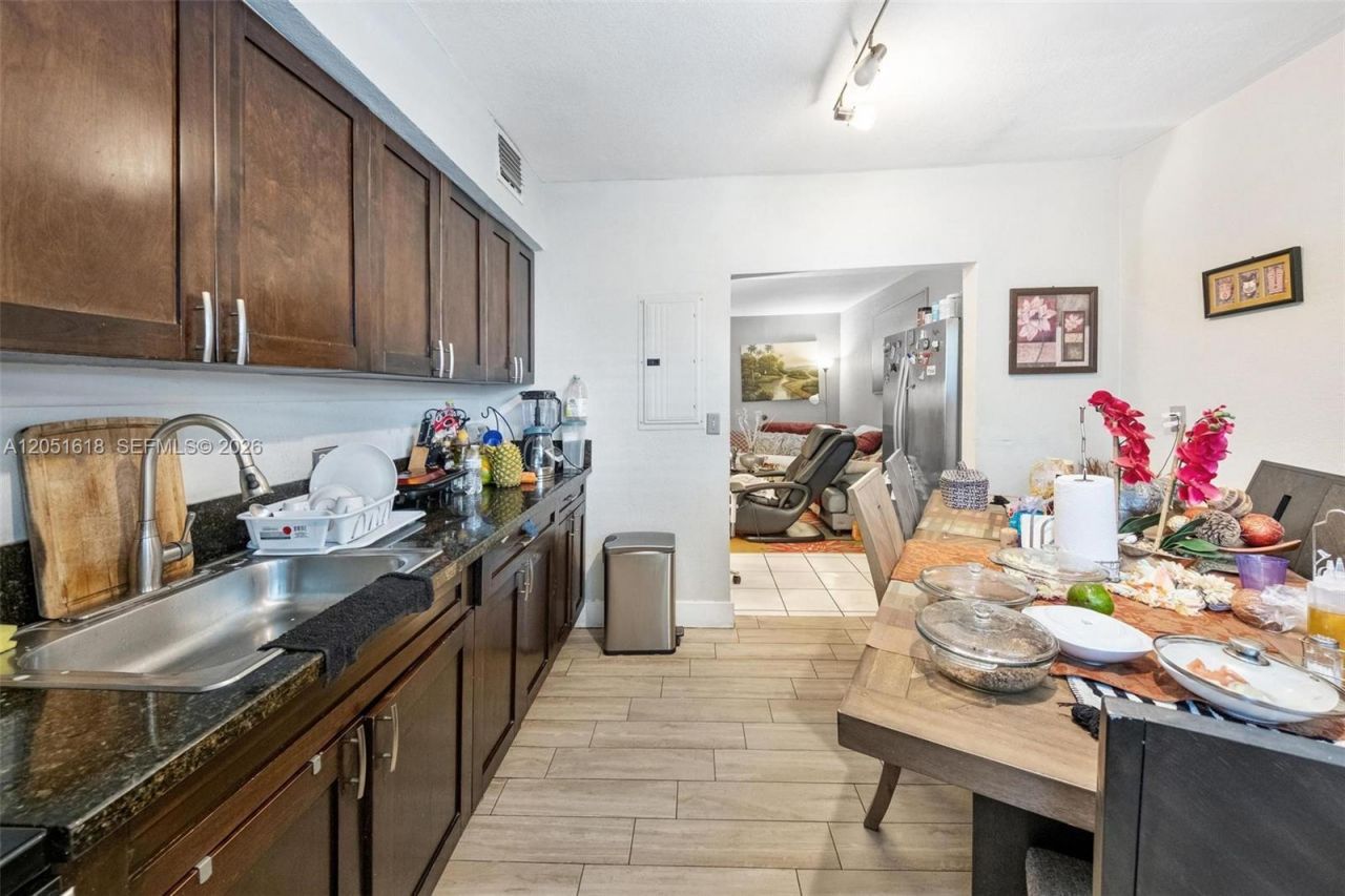740 NW 135 St, North Miami, FL 33168 Photo