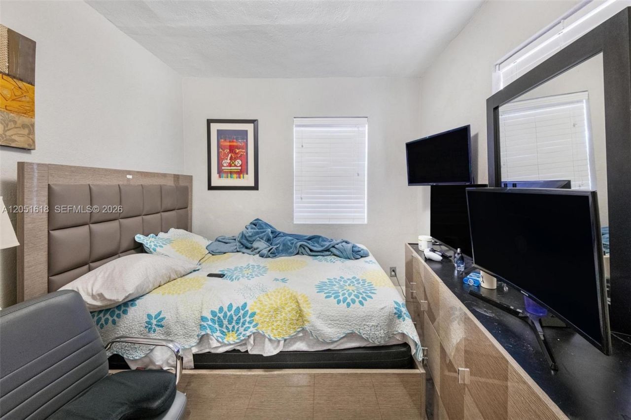 740 NW 135 St, North Miami, FL 33168 Photo