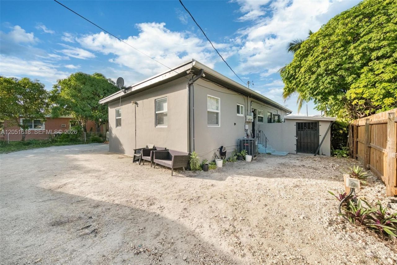 740 NW 135 St, North Miami, FL 33168 Photo