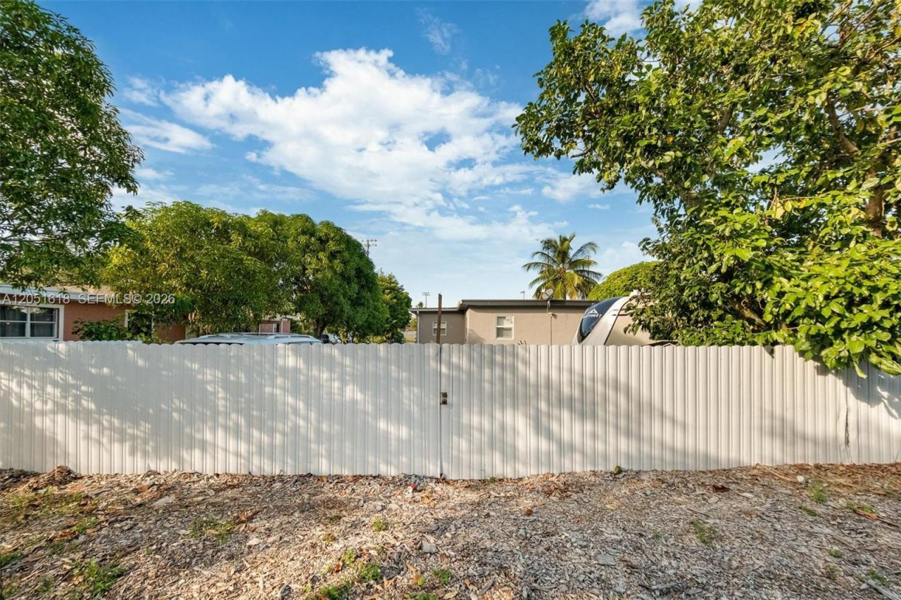 740 NW 135 St, North Miami, FL 33168 Photo