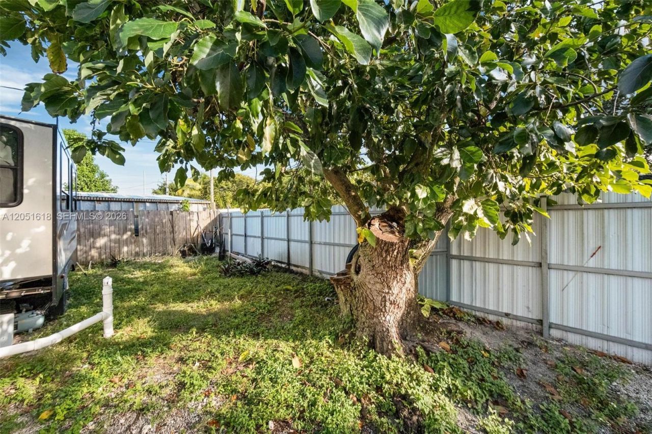 740 NW 135 St, North Miami, FL 33168 Photo