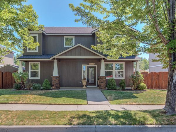 1320 NE 3rd Street, Redmond, OR 97756