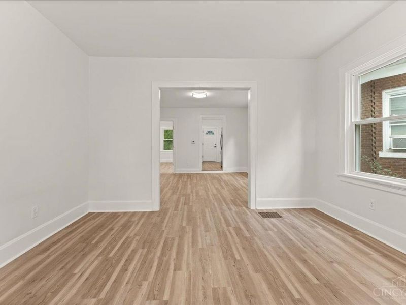 2011 Highland Avenue, Cincinnati, OH 45219 Photo 4