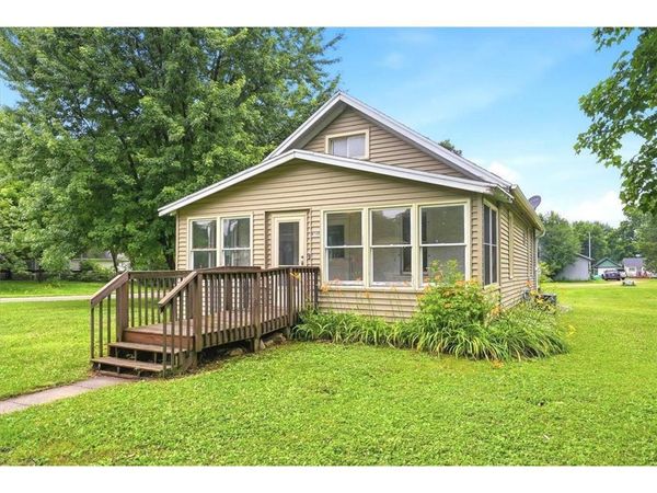 146 W Winter Avenue, Elmwood, WI 54740