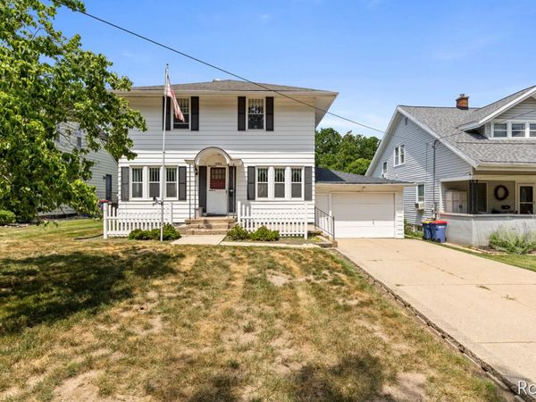 1545 4th Street NW, Grand Rapids, MI 49504