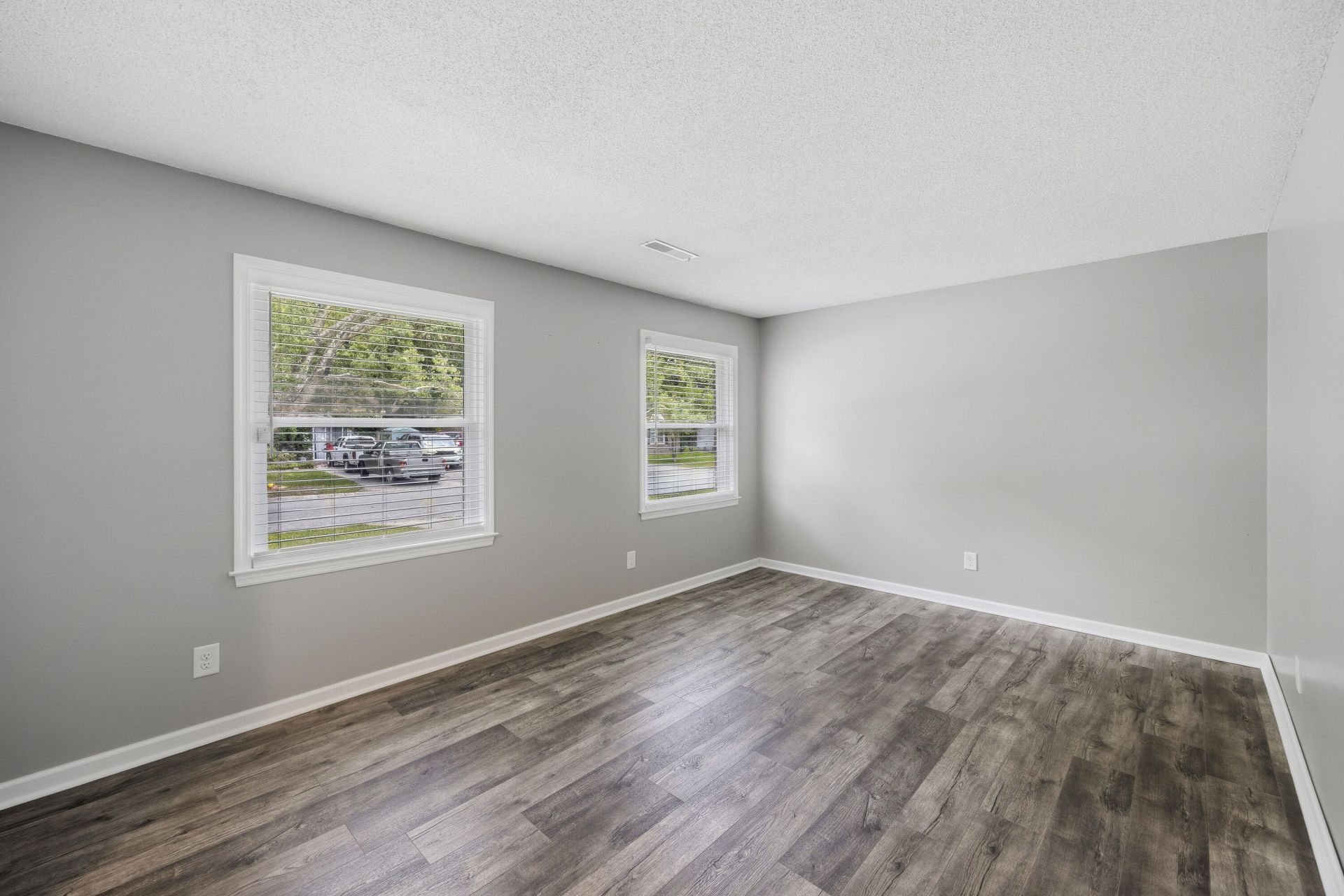 115 Cynthia Lane Photo 5