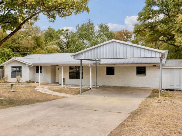 1011 Serenada DR, Georgetown, TX 78628