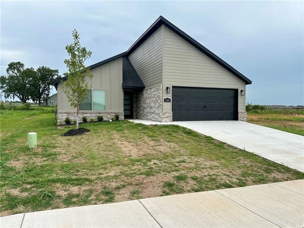 644 NW 65th Avenue , Bentonville, AR 72713