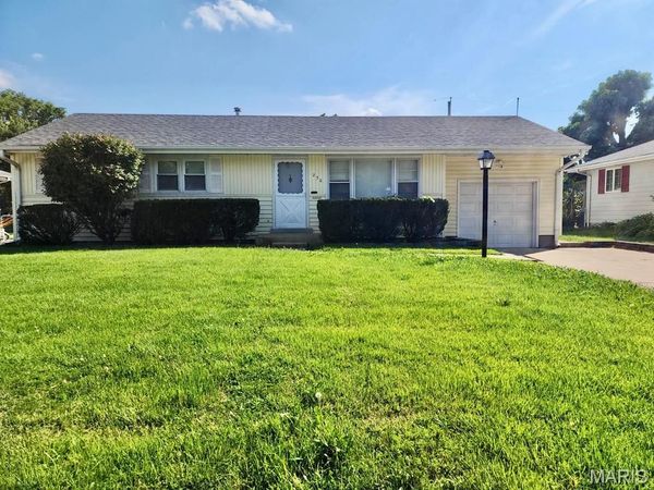 230 Monterey Drive, Florissant, MO 63031