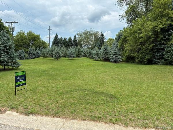 AMBER GLEN Drive , Marion Twp, MI 48843