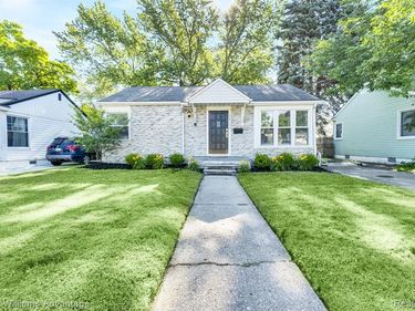 26136 Alger Boulevard, Madison Heights, MI 48071