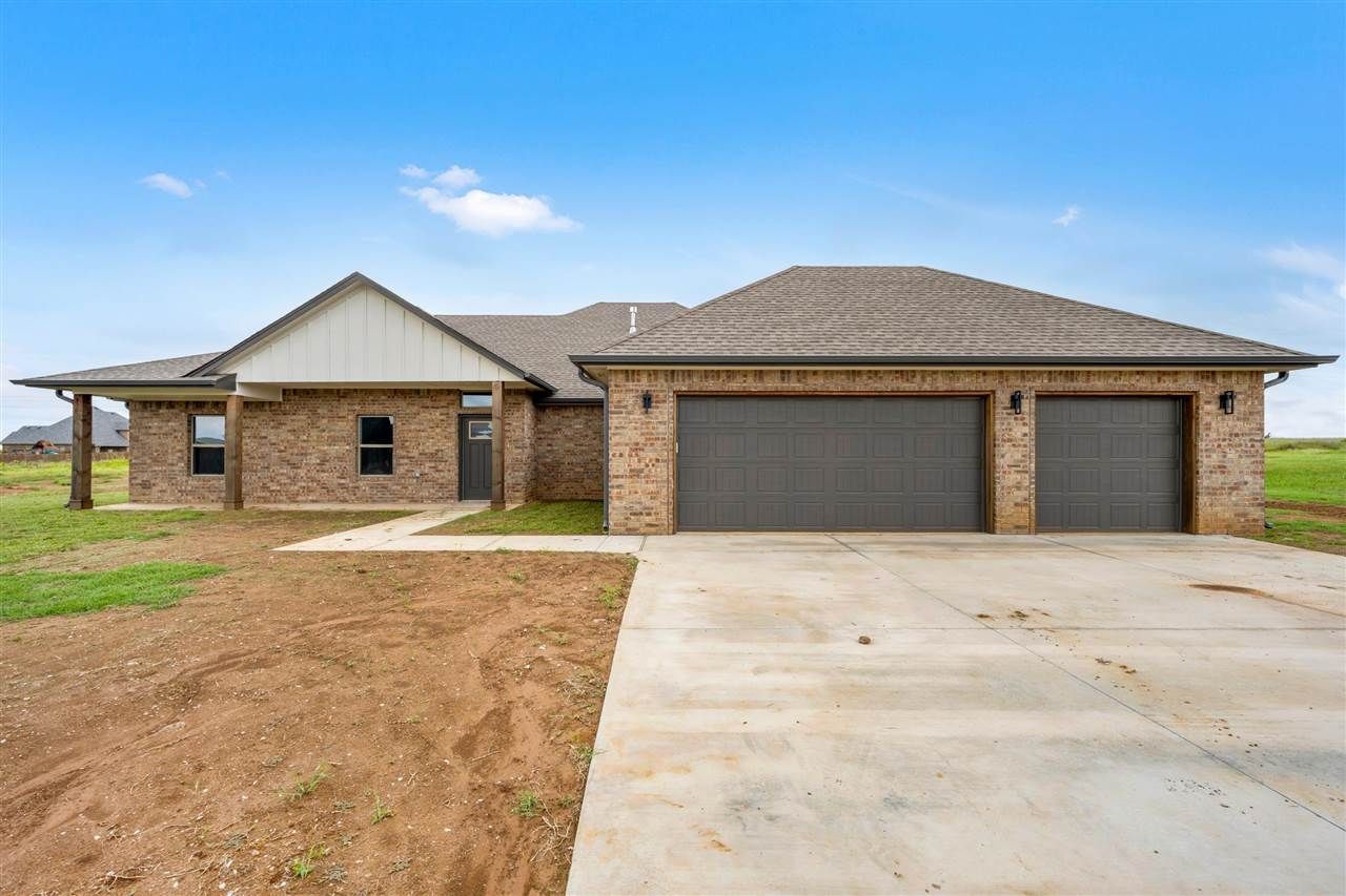 4297 Peak Ln, Elgin, OK 73538 Main Photo