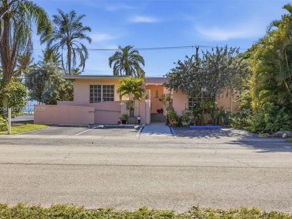 North Miami, FL 33161