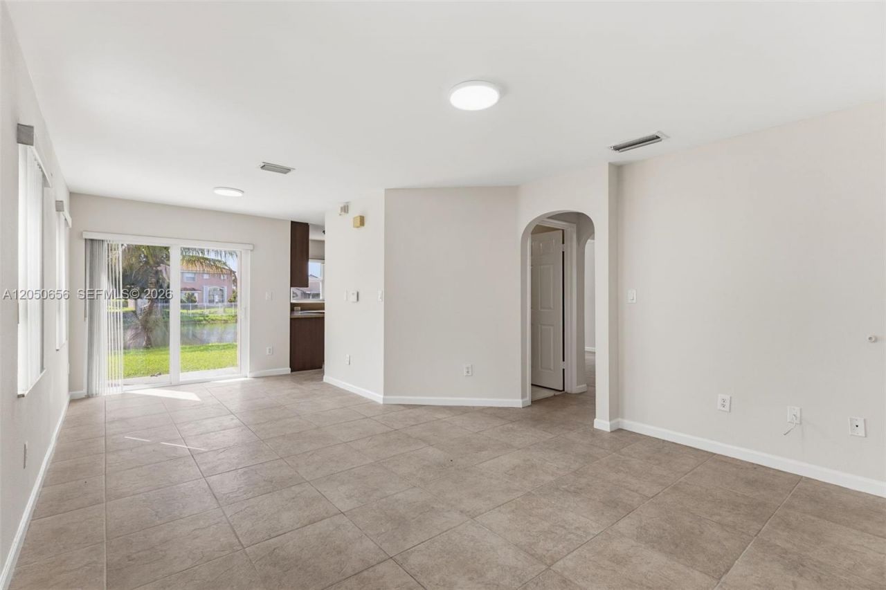 1273 NW 192nd Ter, Pembroke Pines, FL 33029 Photo