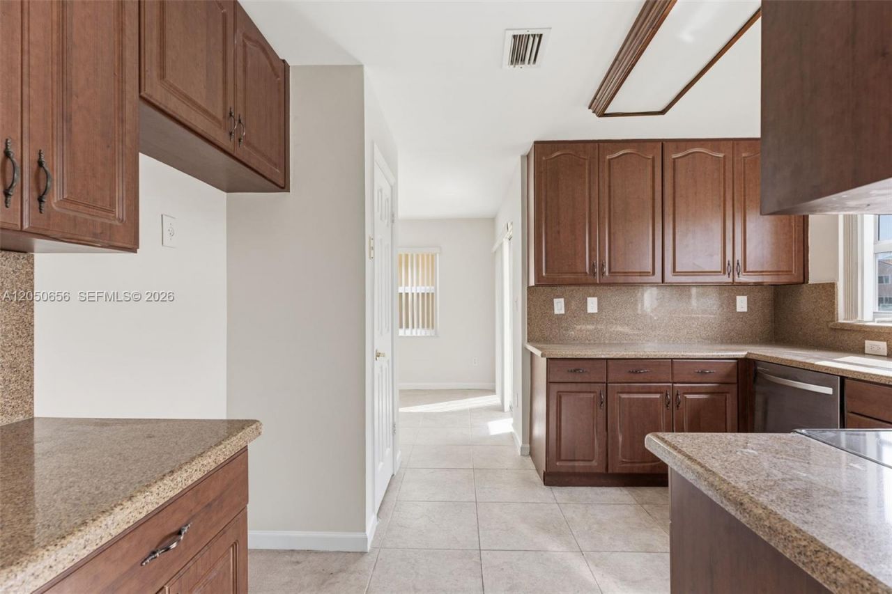 1273 NW 192nd Ter, Pembroke Pines, FL 33029 Photo
