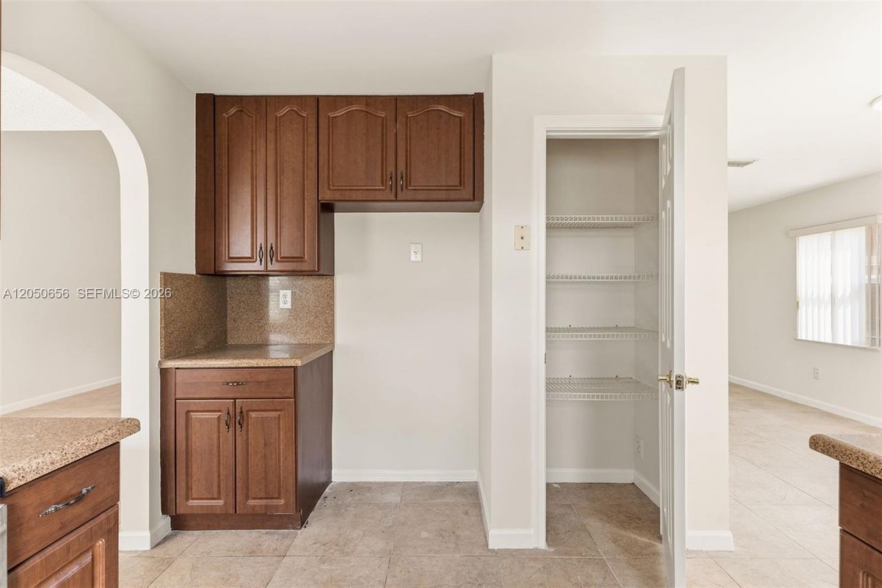 1273 NW 192nd Ter, Pembroke Pines, FL 33029 Photo