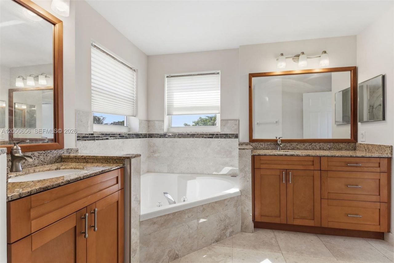 1273 NW 192nd Ter, Pembroke Pines, FL 33029 Photo