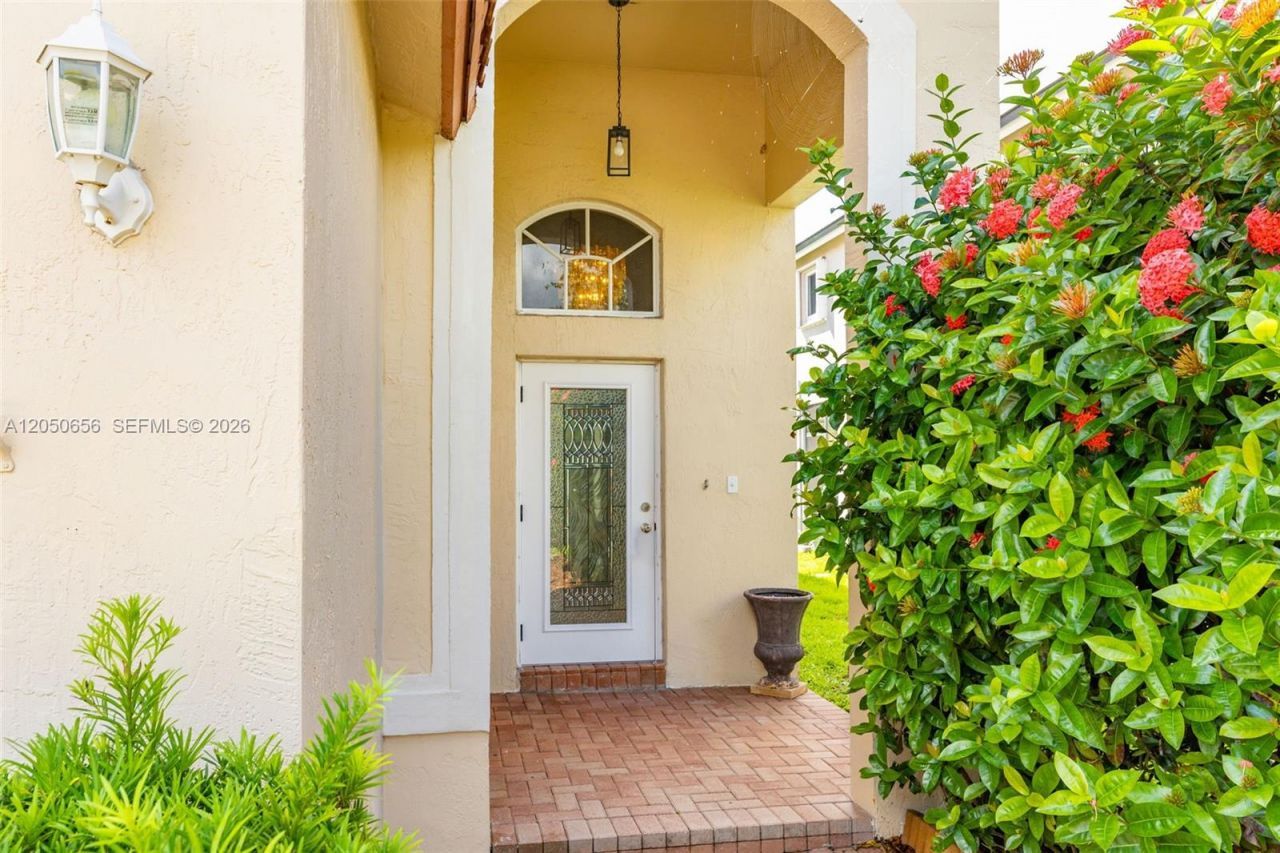 1273 NW 192nd Ter, Pembroke Pines, FL 33029 Photo