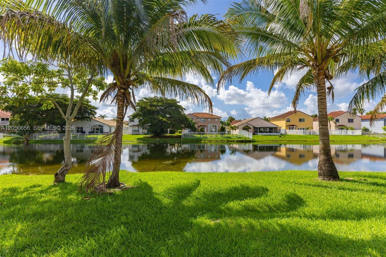 1273 NW 192nd Ter, Pembroke Pines, FL 33029 Photo