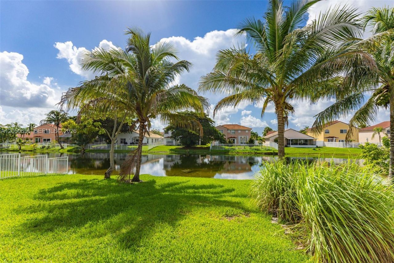 1273 NW 192nd Ter, Pembroke Pines, FL 33029 Photo