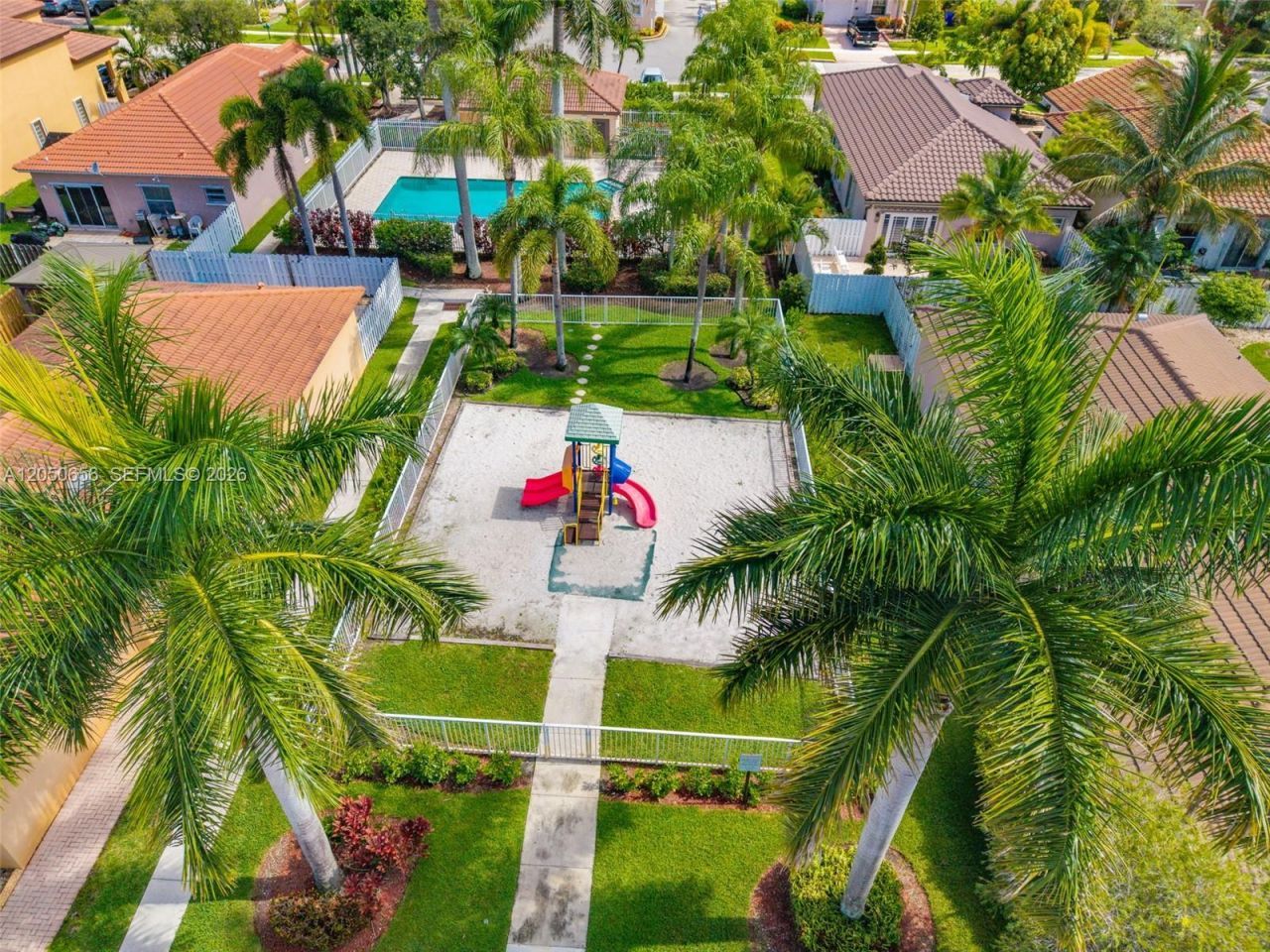 1273 NW 192nd Ter, Pembroke Pines, FL 33029 Photo