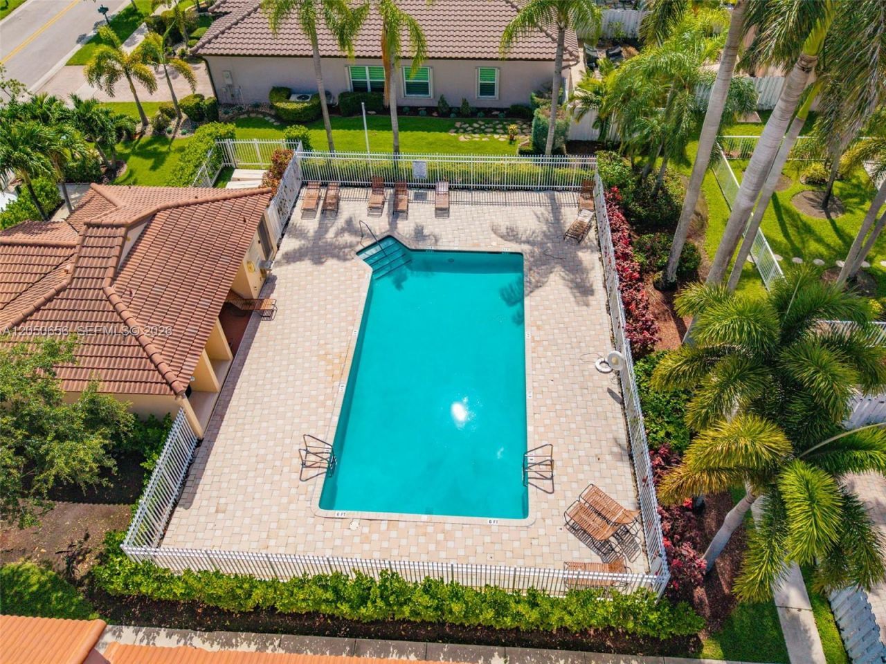 1273 NW 192nd Ter, Pembroke Pines, FL 33029 Photo