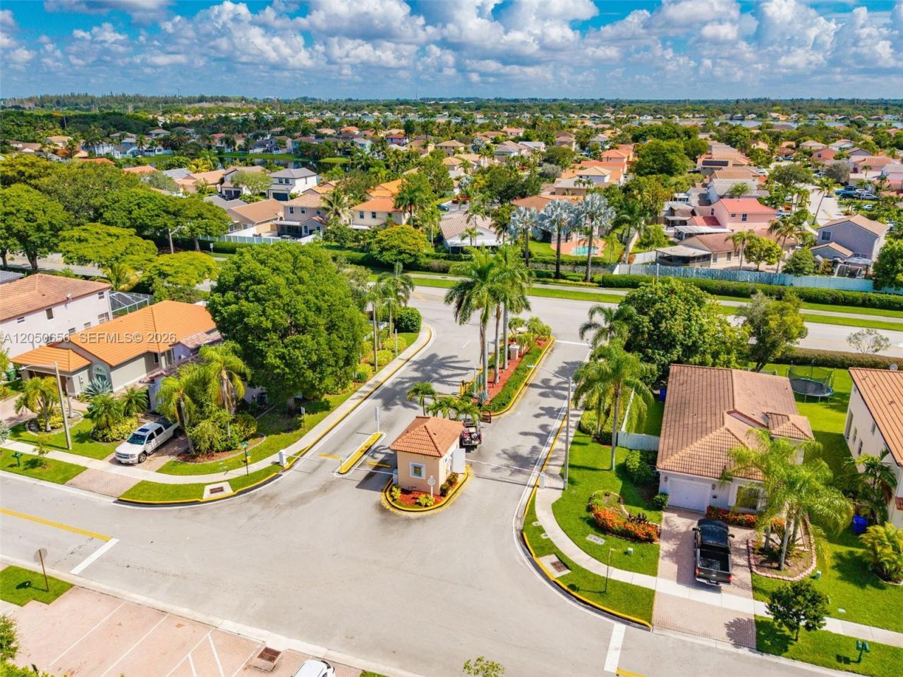 1273 NW 192nd Ter, Pembroke Pines, FL 33029 Photo