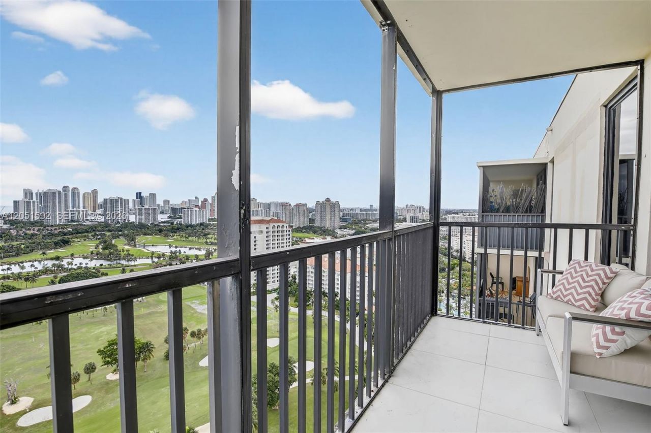 20335 W Country Club Dr, Unit PH4, Aventura, FL 33180 Photo