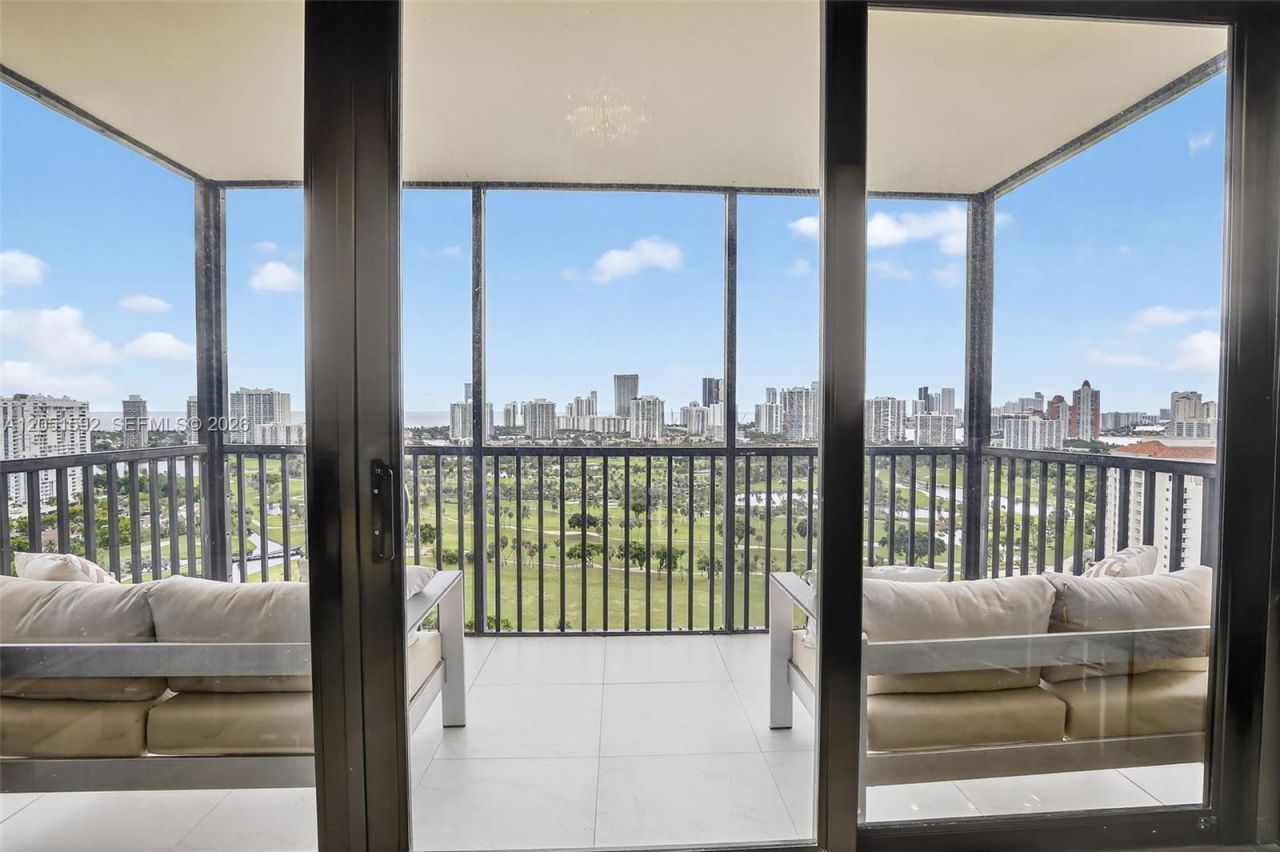 20335 W Country Club Dr, Unit PH4, Aventura, FL 33180 Photo