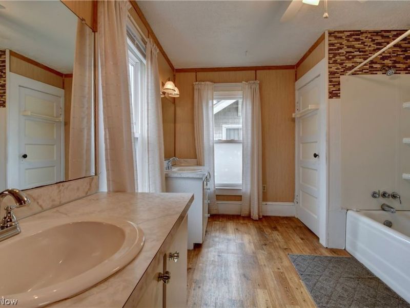 442 Main Street W, Beach City, OH 44608 Photo 18